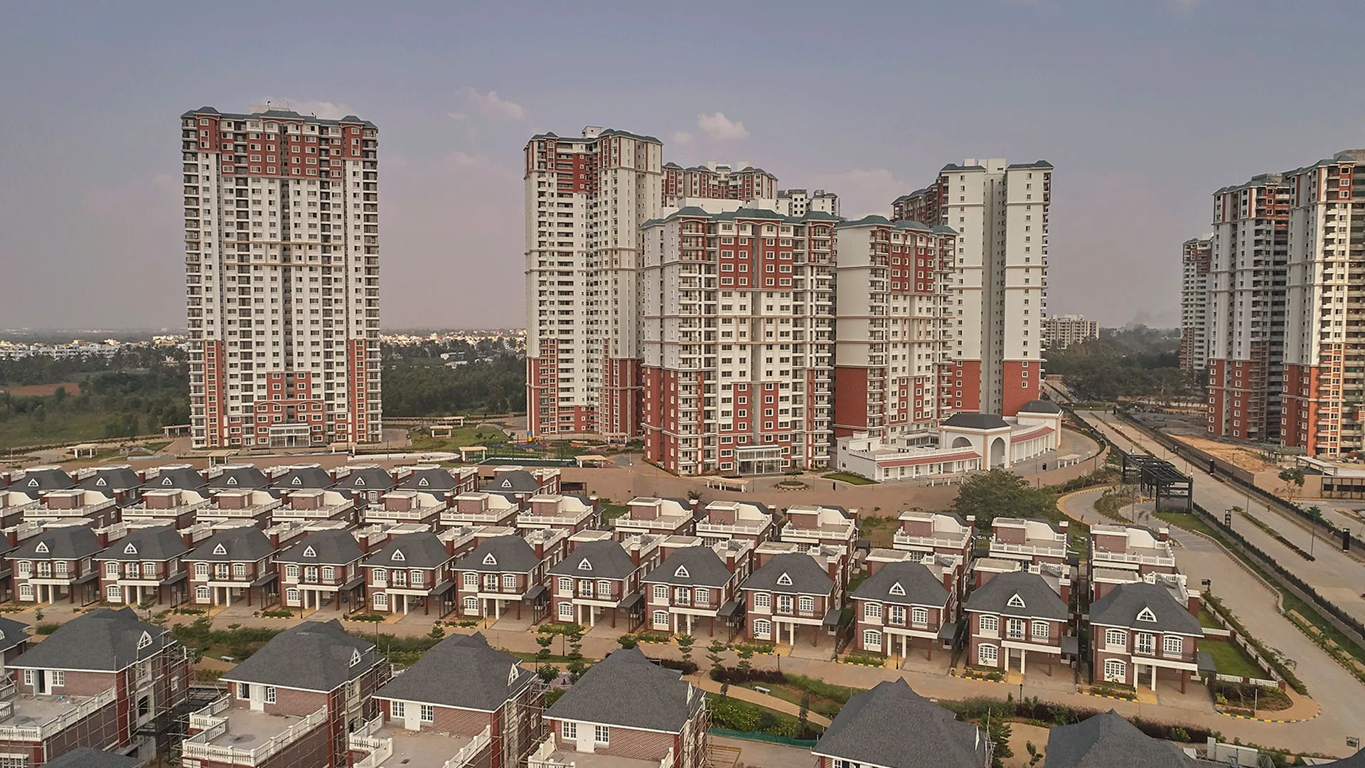 Prestige Lakeside Habitat – Apartments